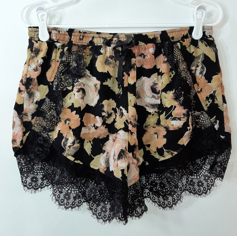 Kimchi Blue Shorts Peach Black Lace Trim